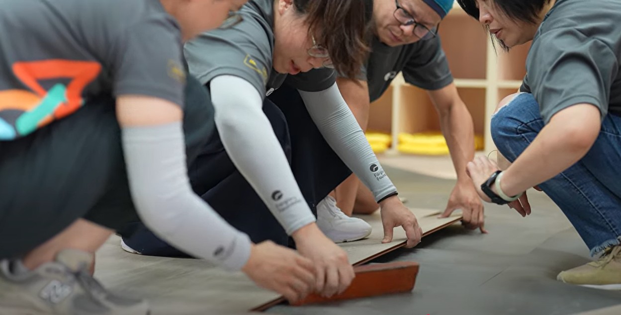 遠雄基金會翻新大鵬國小幼兒園地板｜公益修繕(標題圖檔)