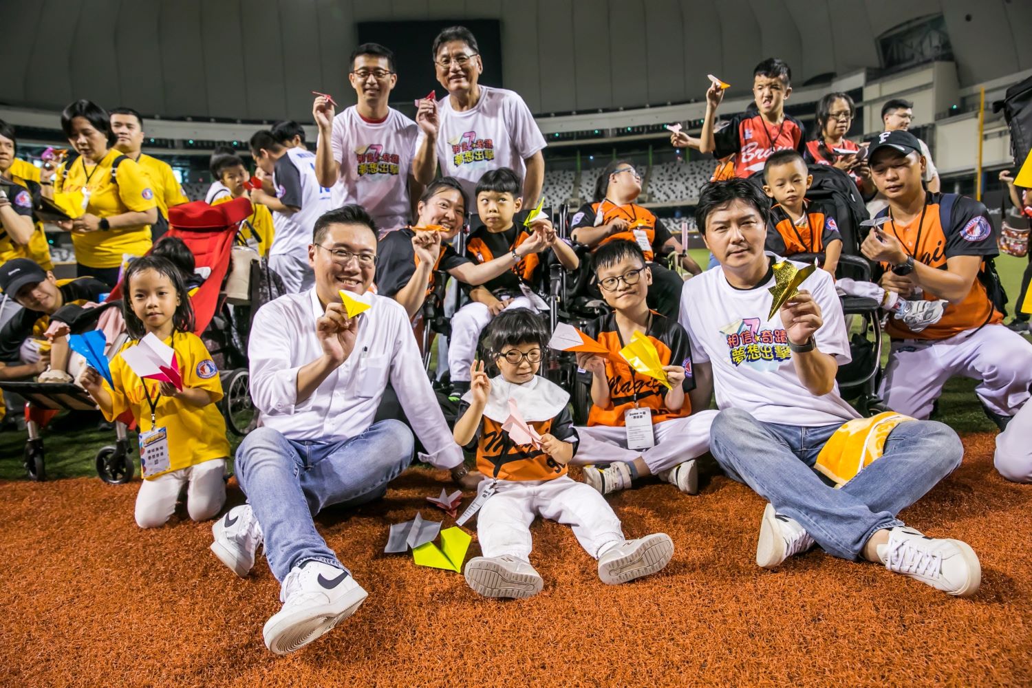 公益活動｜前中信兄弟總教練林威助擔任公益大使　陪身障小球員到大巨蛋圓夢(標題圖檔)
